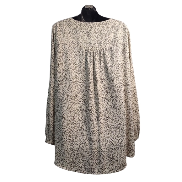 Chelsea & Theodore Blouse Women’s Leopard Print Crossover Hem V-Neck  Size Large - Picture 2 of 9
